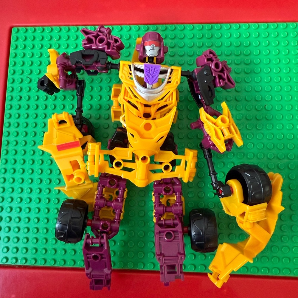 Hasbro Transformers Construct Bots Decepticon Dragstrip Figure Robot Toy